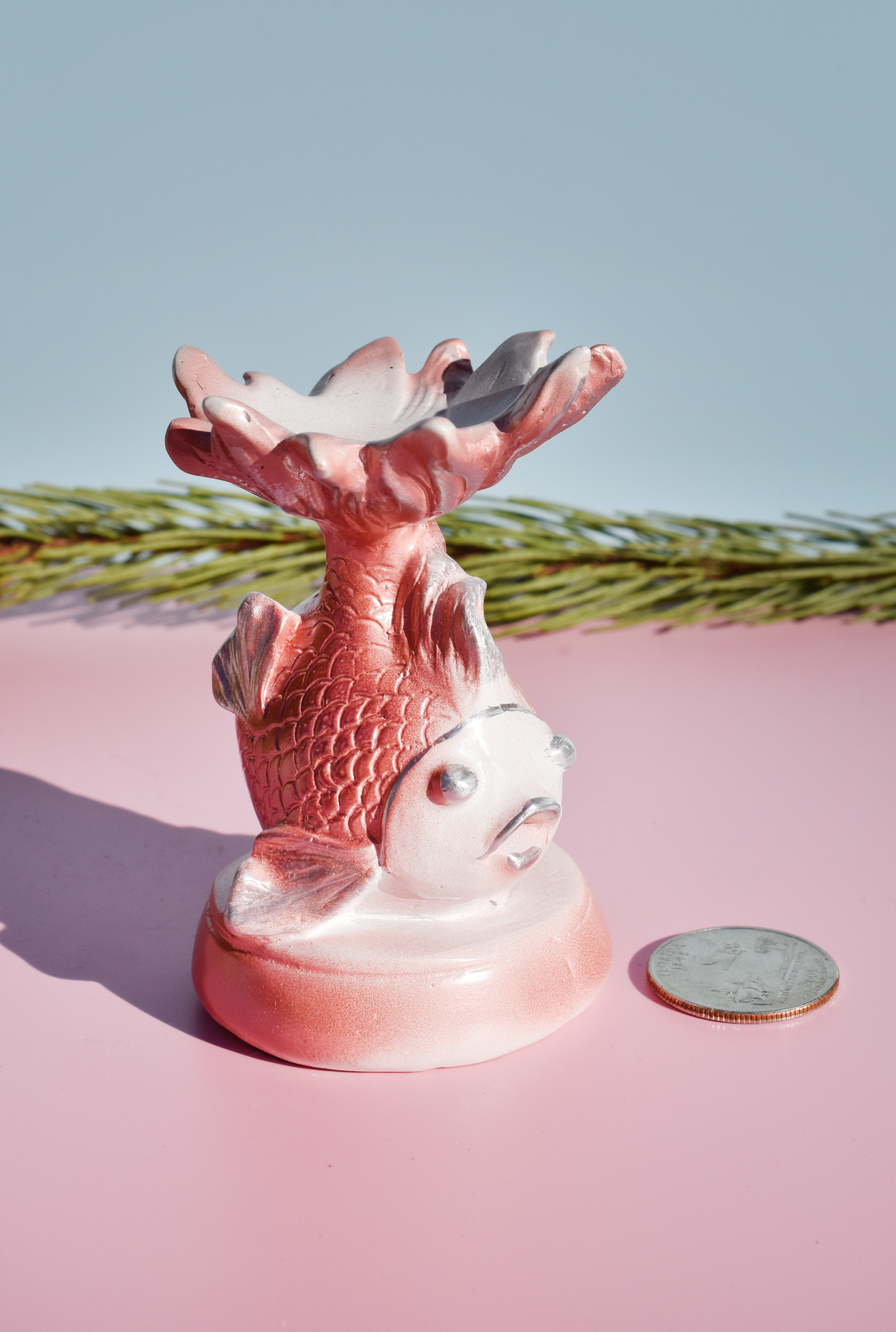 Sphere Holder - Pink Fish