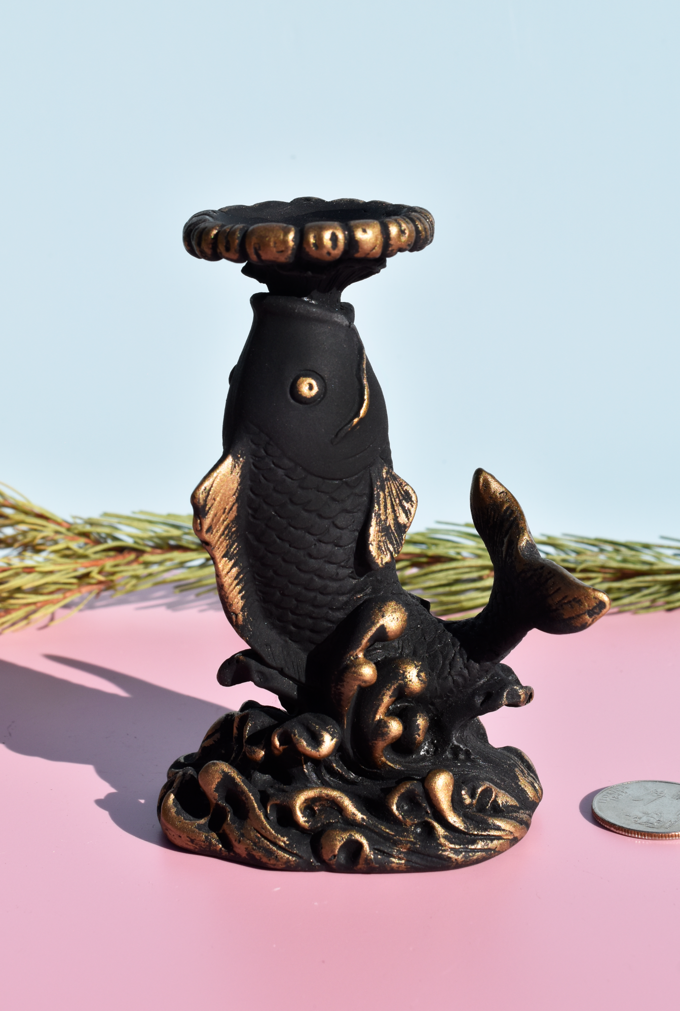 Sphere Holder - Gold and Black Fish